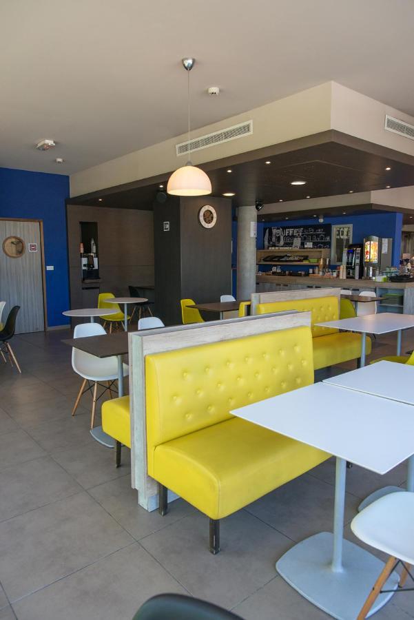Ibis Budget Archamps Porte De Geneve Exteriör bild