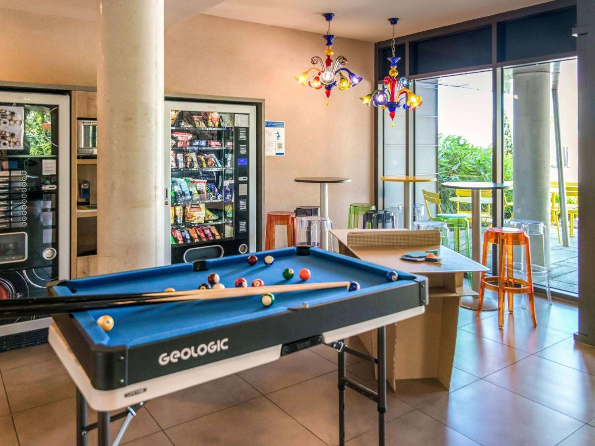 Ibis Budget Archamps Porte De Geneve Exteriör bild