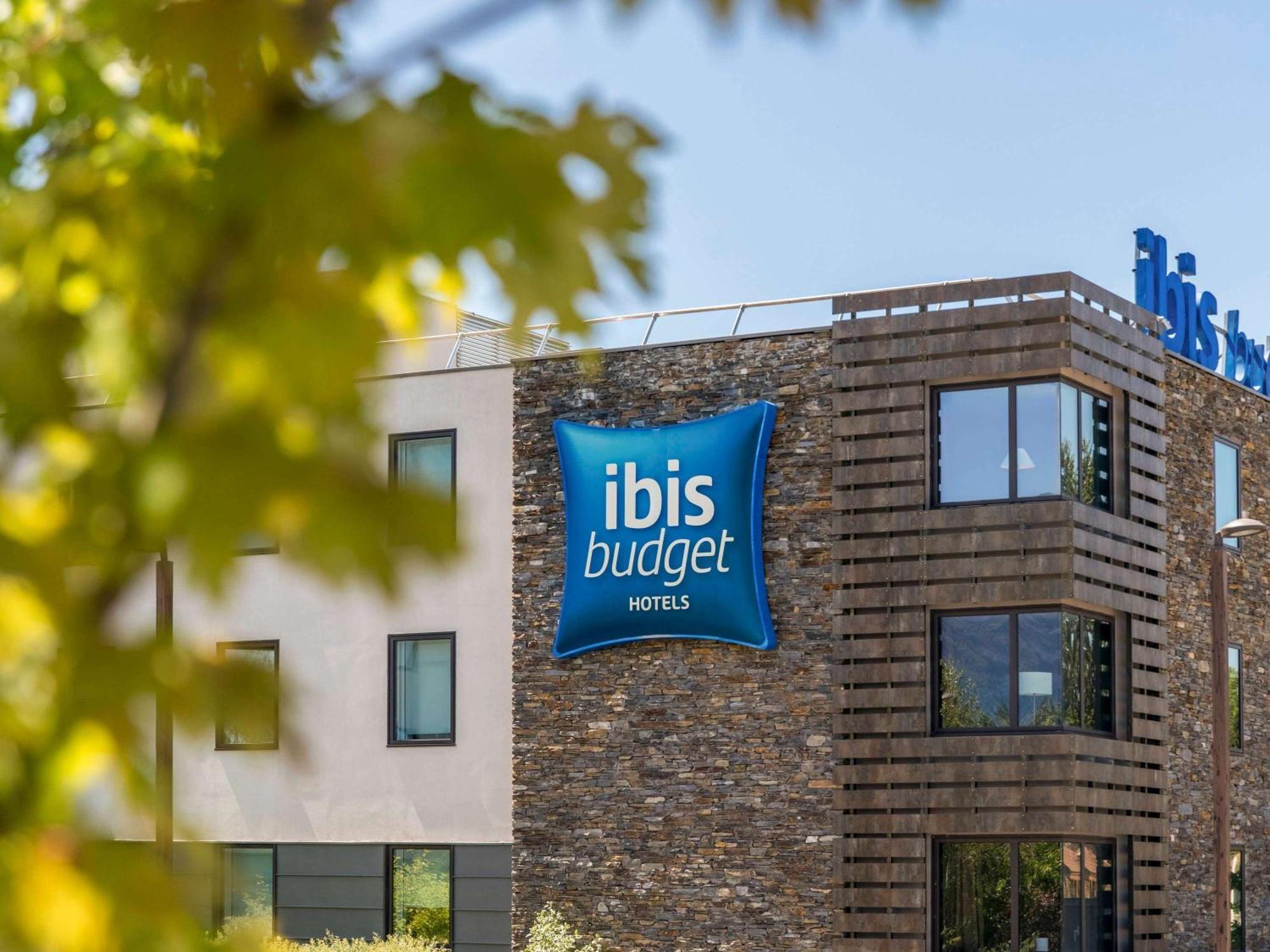 Ibis Budget Archamps Porte De Geneve Exteriör bild